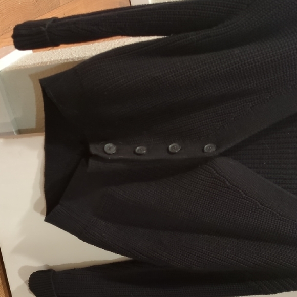 GAP Women's Classic Black Button-Up Cardigan - Picture 3 of 4